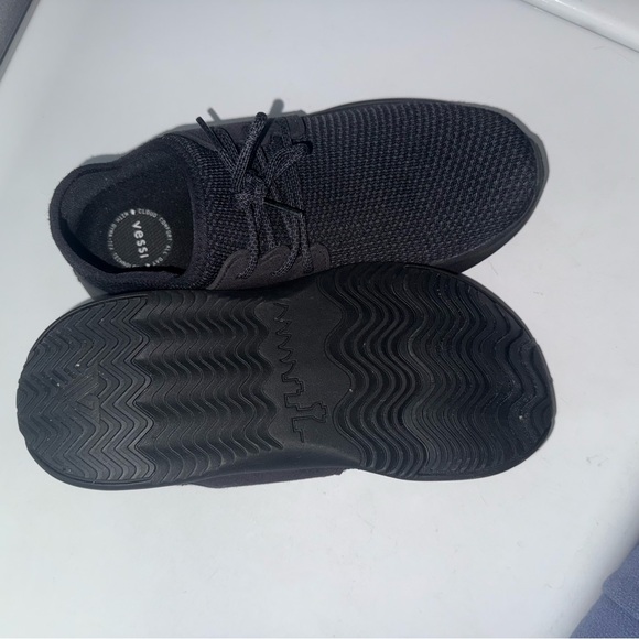 Vessi - Everyday Waterproof Sneakers - Picture 3 of 5